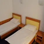 Plus Hotel