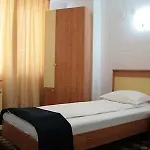 فندق Plus Hotel