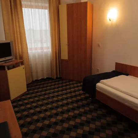 Plus Hotel فندق 3*