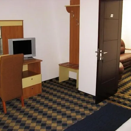 Hotel Plus Hotel