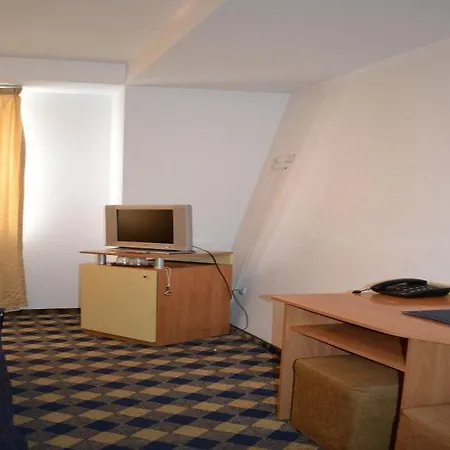 Plus Hotel ホテル