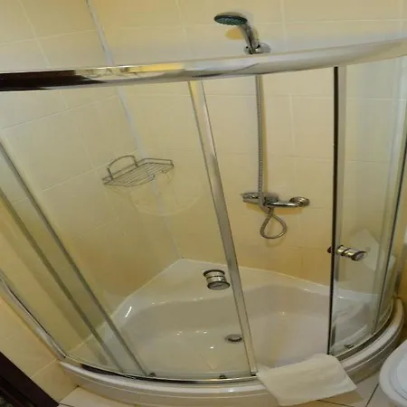 Plus Hotel 3*
