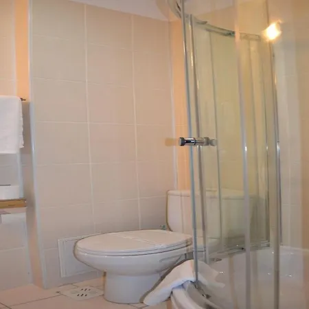 Plus Hotel 3*