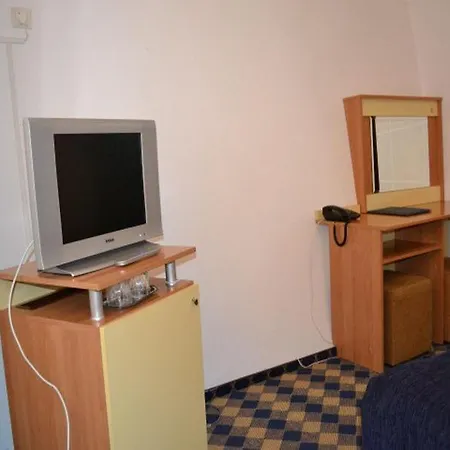 Plus Hotel 3* クラヨーヴァ