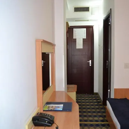 Plus Hotel 3*