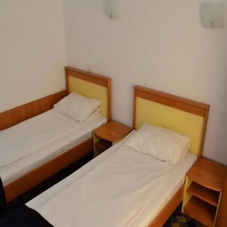 Plus Hotel
