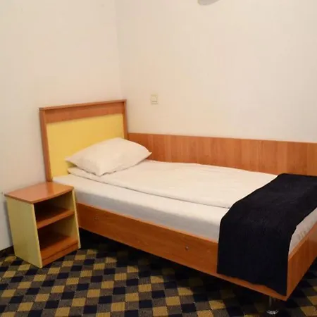 Plus Hotel 3* كرايوفا