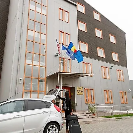 Plus Hotel فندق