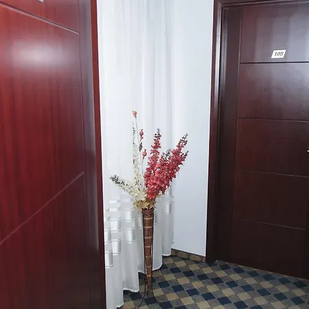 Hotel Plus Hotel