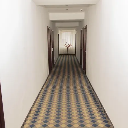 Plus Hotel