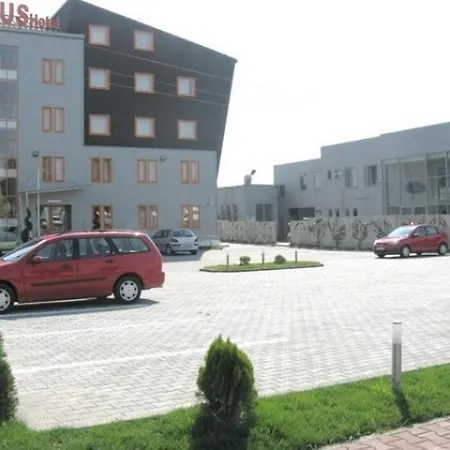 Hotel Plus Hotel 3*