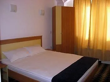 Plus Hotel كرايوفا