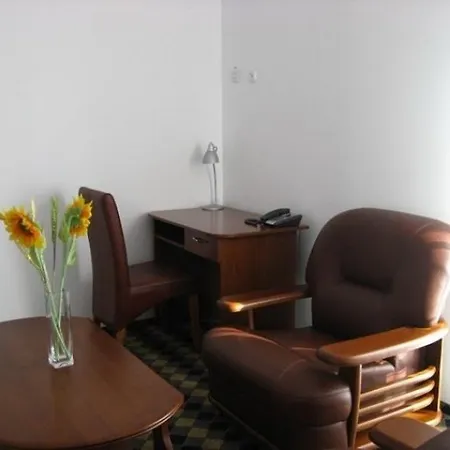 Plus Hotel