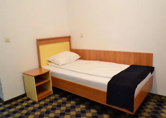 Plus Hotel 3* קריובה