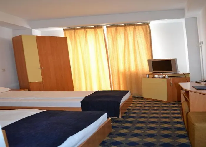 Plus Hotel מלון קריובה