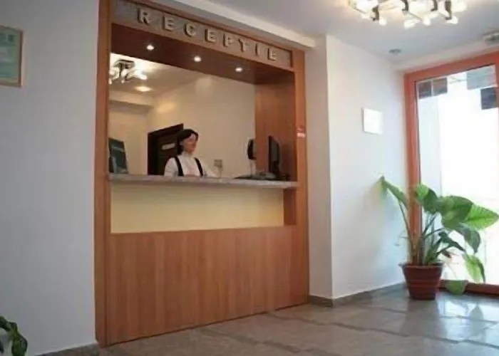 Plus Hotel קריובה