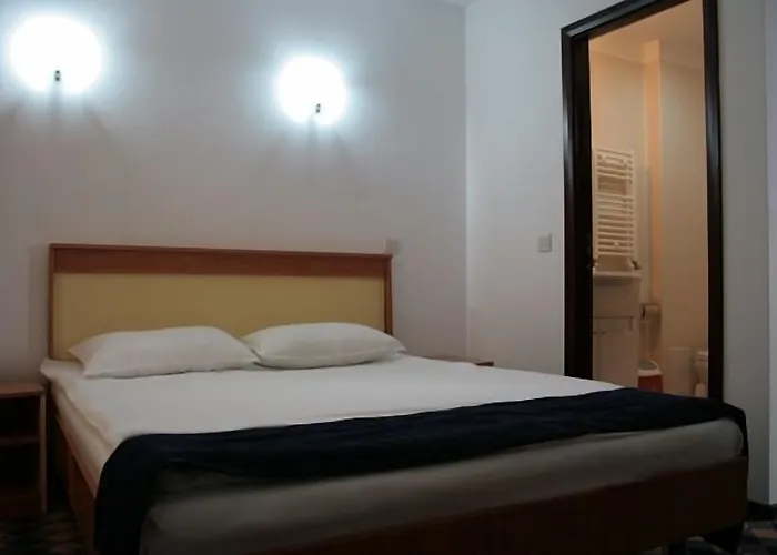 Plus Hotel 3* קריובה